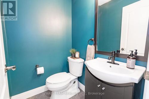 1007 Leslie Drive, Innisfil, ON - Indoor Photo Showing Bathroom