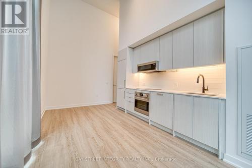#109 -250 Lawrence Ave W, Toronto, ON - Indoor Photo Showing Kitchen
