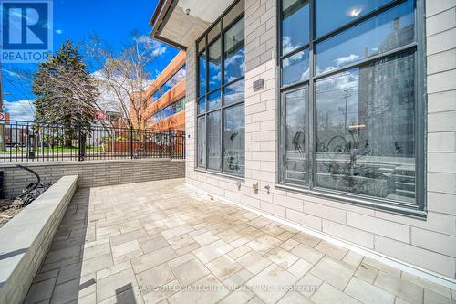 #109 -250 Lawrence Ave W, Toronto, ON - Outdoor
