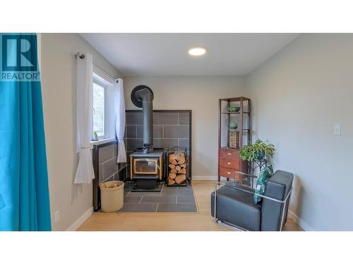 2084 Pinewinds Place, Okanagan Falls, BC - Indoor Photo Showing Laundry Room