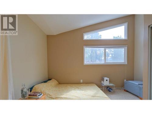 2084 Pinewinds Place, Okanagan Falls, BC - Indoor Photo Showing Bedroom