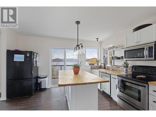 50 Kenyon Road, Vernon, BC - Indoor Photo Showing Kitchen
