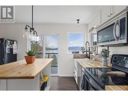 50 Kenyon Road, Vernon, BC - Indoor Photo Showing Kitchen