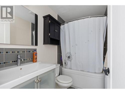 50 Kenyon Road, Vernon, BC - Indoor Photo Showing Bathroom
