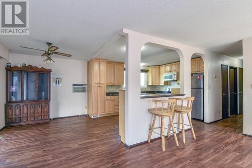 1255 Thompson Road, Kelowna, BC - Indoor Photo Showing Kitchen