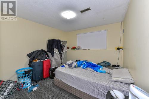 1255 Thompson Road, Kelowna, BC - Indoor Photo Showing Bedroom