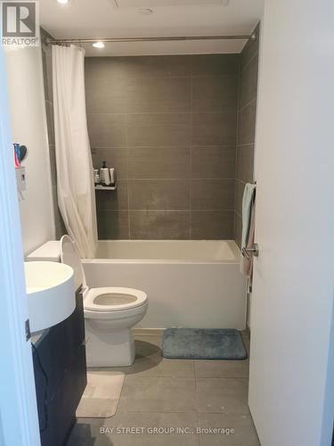 #2212 -161 Roehampton Ave, Toronto, ON - Indoor Photo Showing Bathroom