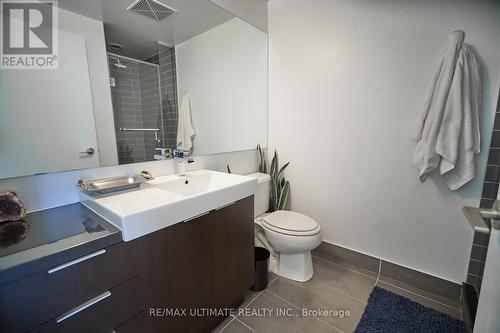 #318 -478 King St W, Toronto, ON - Indoor Photo Showing Bathroom