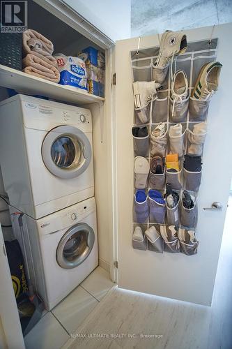 #318 -478 King St W, Toronto, ON - Indoor Photo Showing Laundry Room