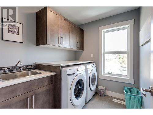 2772 Canyon Crest Drive, West Kelowna, BC - Indoor Photo Showing Laundry Room