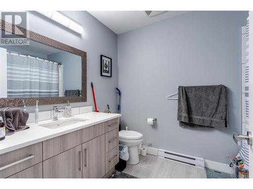 2772 Canyon Crest Drive, West Kelowna, BC - Indoor Photo Showing Bathroom