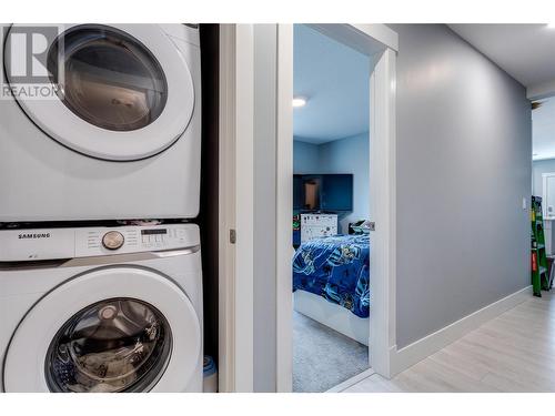 2772 Canyon Crest Drive, West Kelowna, BC - Indoor Photo Showing Laundry Room