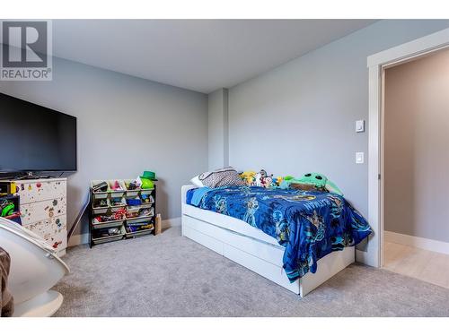 2772 Canyon Crest Drive, West Kelowna, BC - Indoor Photo Showing Bedroom