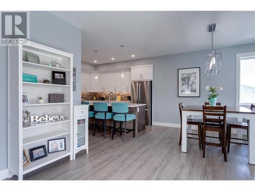 2772 Canyon Crest Drive, West Kelowna, BC - Indoor Photo Showing Dining Room