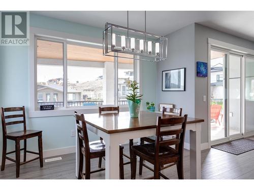 2772 Canyon Crest Drive, West Kelowna, BC - Indoor Photo Showing Dining Room