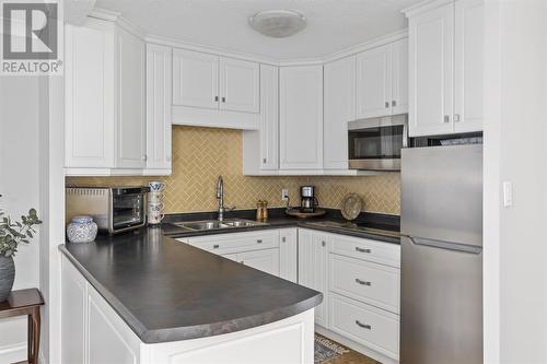 1139 Queen St, Sault Ste. Marie, ON - Indoor Photo Showing Kitchen With Double Sink