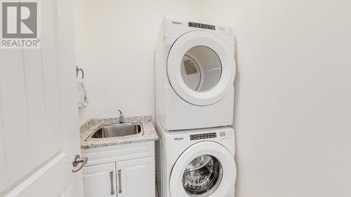 2450 Radio Tower Road Unit# 45, Oliver, BC - Indoor Photo Showing Laundry Room
