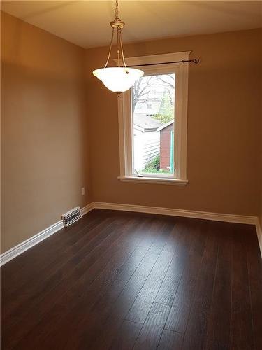 100 Belmont Avenue, Hamilton, ON - Indoor Photo Showing Other Room