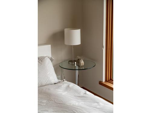 285 Kootenay Lake Road, Procter, BC - Indoor Photo Showing Bedroom
