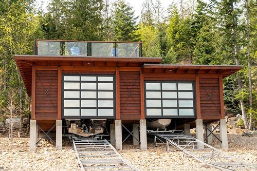 285 Kootenay Lake Road, Procter, BC - Outdoor