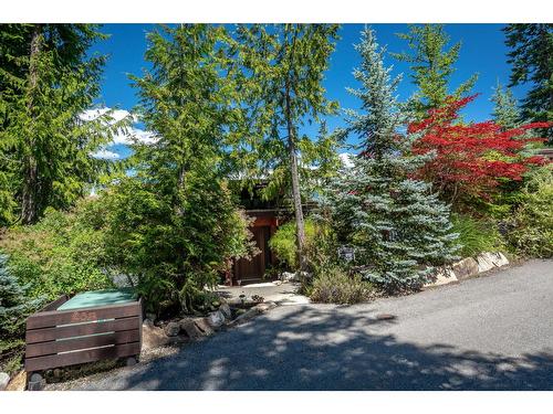 285 Kootenay Lake Road, Procter, BC - Outdoor