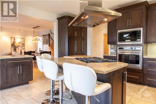 15 Marwood Court, Ottawa, ON - Indoor Photo Showing Kitchen With Upgraded Kitchen