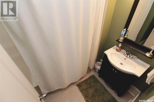 179 Angus Crescent, Regina, SK - Indoor Photo Showing Bathroom