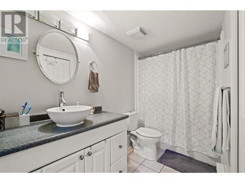 2035 Baron Road Unit# 108, Kelowna, BC - Indoor Photo Showing Bathroom