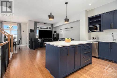 198 Poplin Street, Ottawa, ON - Indoor Photo Showing Kitchen With Upgraded Kitchen