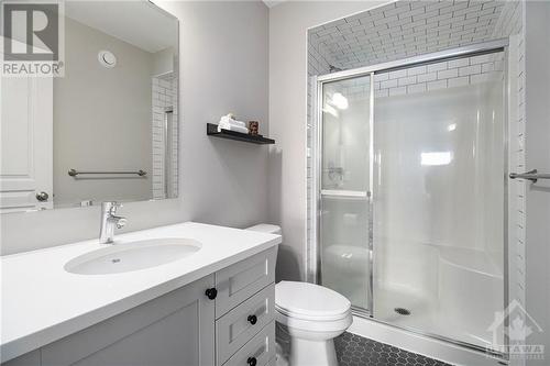 198 Poplin Street, Ottawa, ON - Indoor Photo Showing Bathroom