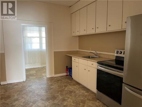 #1 - 108-112 King Street W, Brockville, ON - Indoor Photo Showing Kitchen