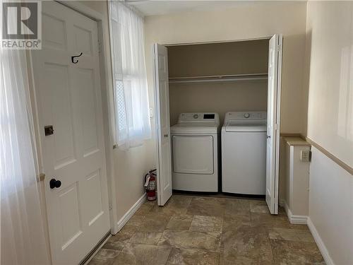 #1 - 108-112 King Street W, Brockville, ON - Indoor Photo Showing Laundry Room