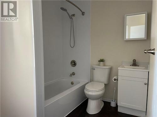 4 PC - 108-112 King Street W, Brockville, ON - Indoor Photo Showing Bathroom