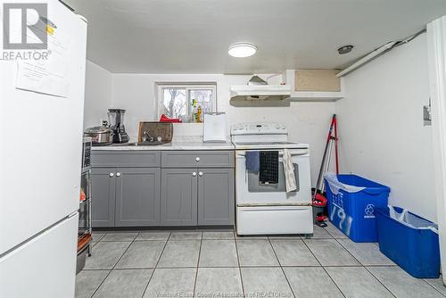 191 Erie Street East, Windsor, ON - Indoor Photo Showing Kitchen