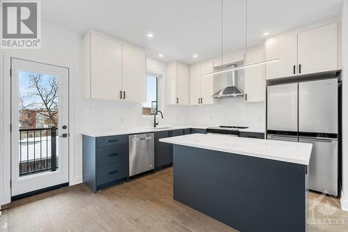 65 Parent Avenue, Ottawa, ON - Indoor Photo Showing Kitchen With Upgraded Kitchen