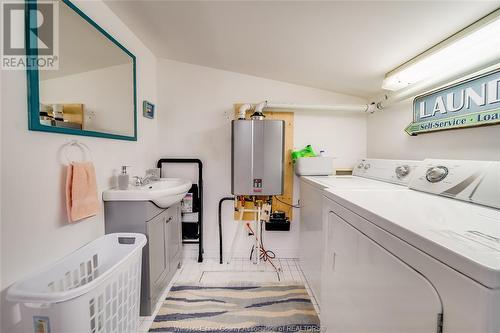 24 Pulley Road, Leamington, ON - Indoor Photo Showing Laundry Room
