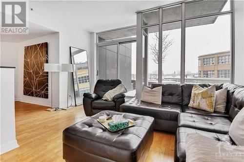 1227 Wellington Avenue Unit#303, Ottawa, ON - Indoor Photo Showing Living Room