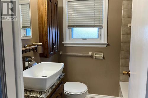893 Norway Avenue, Sarnia, ON - Indoor Photo Showing Bathroom