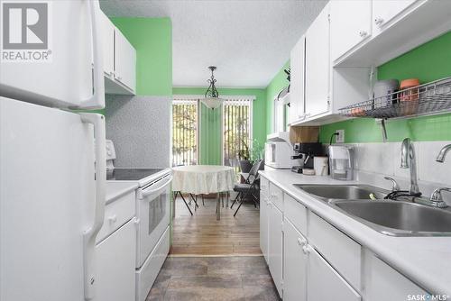 856 Samuels Crescent, Regina, SK - Indoor Photo Showing Kitchen With Double Sink