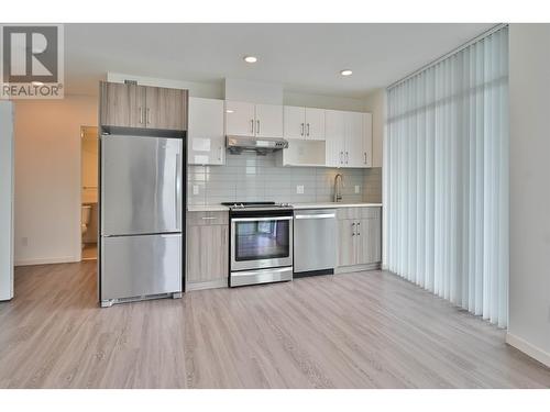 3301 900 Carnarvon Street, New Westminster, BC - Indoor Photo Showing Kitchen