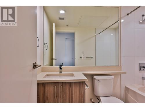 810 900 Carnarvon Street, New Westminster, BC - Indoor Photo Showing Bathroom