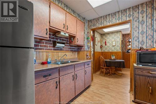 449 Curry Avenue, Windsor, ON - Indoor Photo Showing Kitchen With Double Sink