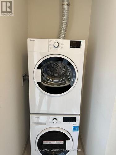 61 - 70 Knotsberry Circle, Brampton, ON - Indoor Photo Showing Laundry Room