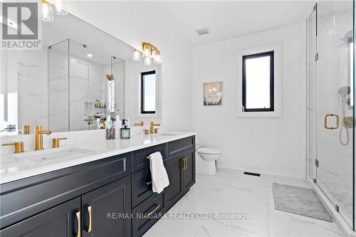 6374 Lucia Drive, Niagara Falls, ON - Indoor Photo Showing Bathroom