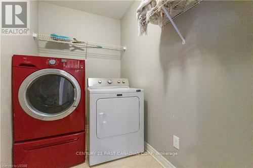#6 -375 Edith Cavell Blvd, Central Elgin, ON - Indoor Photo Showing Laundry Room
