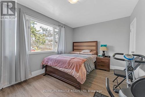 298 Elmwood St, Kingston, ON - Indoor Photo Showing Bedroom