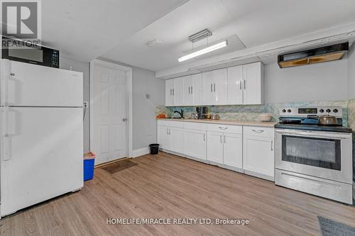 298 Elmwood St, Kingston, ON - Indoor Photo Showing Kitchen