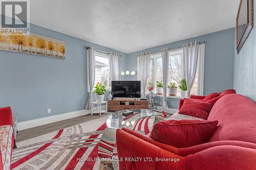 298 Elmwood St, Kingston, ON - Indoor Photo Showing Living Room