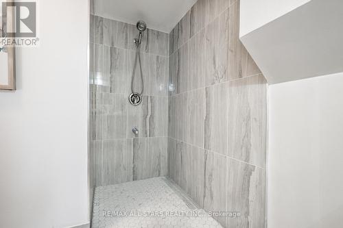 21 Sir Kay Drive, Markham, ON - Indoor Photo Showing Bathroom