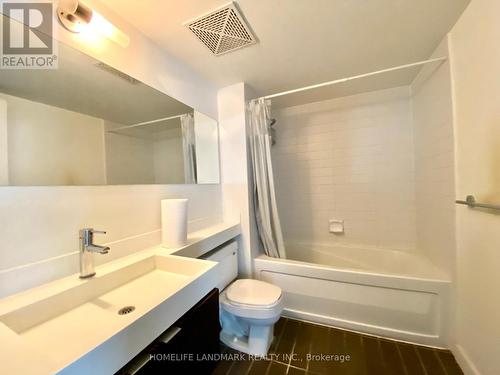 1801 - 4K Spadina Avenue, Toronto, ON - Indoor Photo Showing Bathroom
